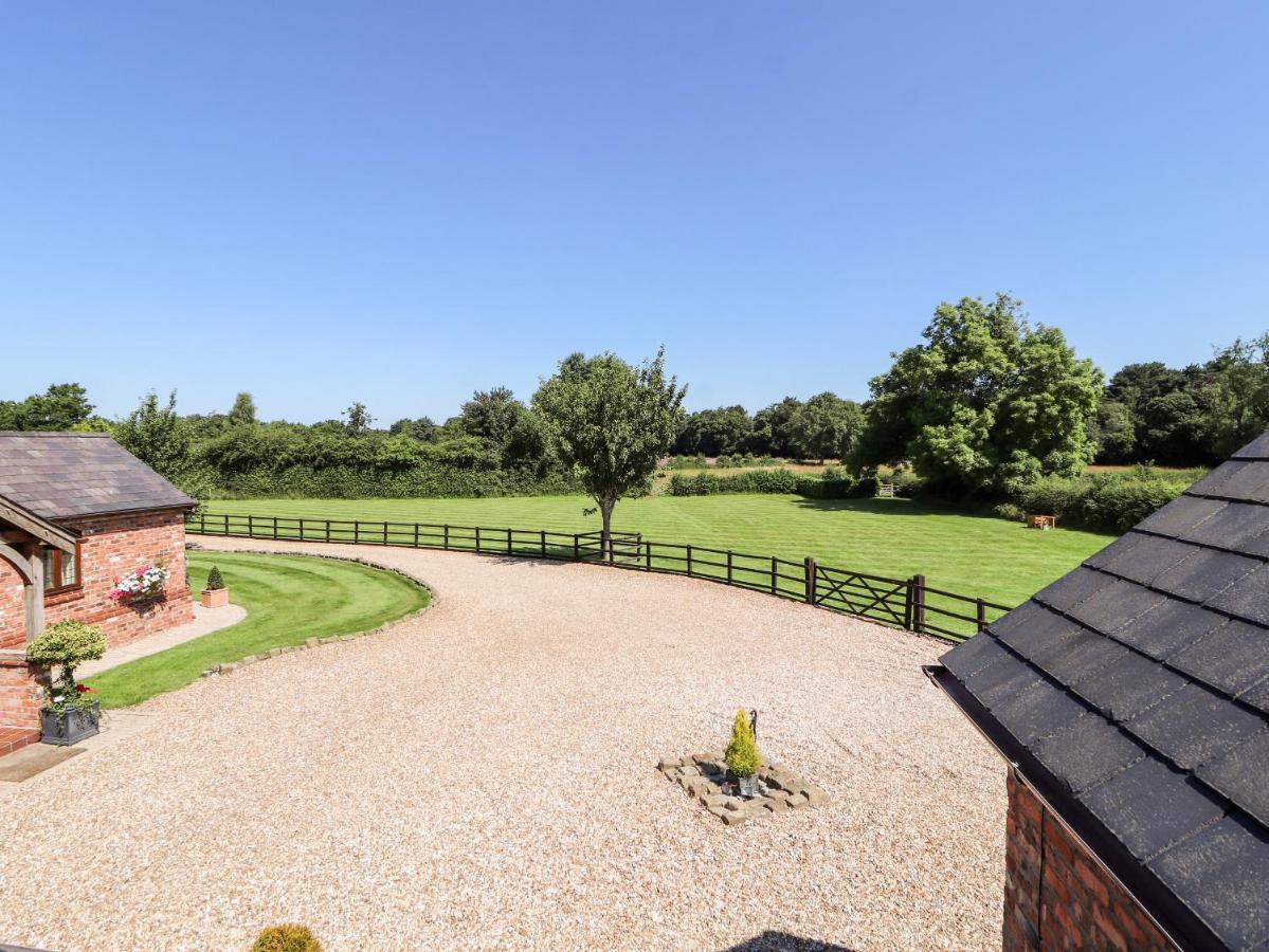 Honeysuckle Farmhouse Tarporley Exterior foto